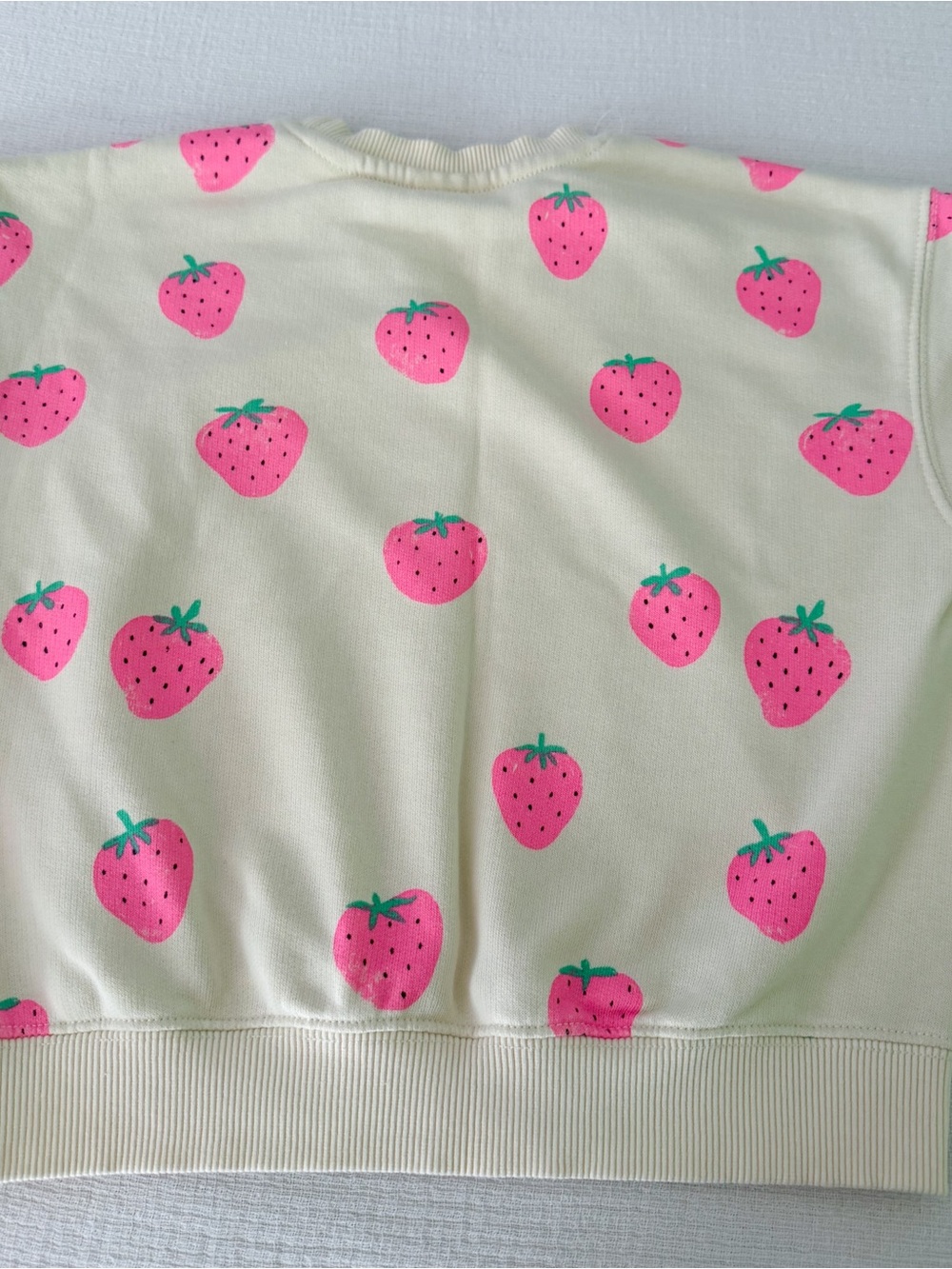 Zara strawberry sweatshirt - Picture 2 of 4